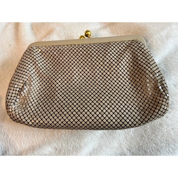 Whiting & Davis Handbags - Vintage Whiting and Davis Beige Mesh Clutch with Kiss Clasp